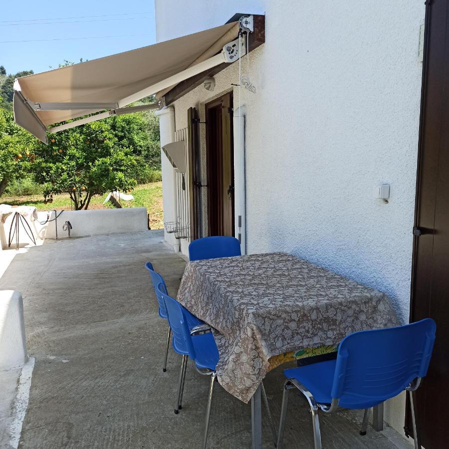 Εξοχική Κατοικία - Cottage Τίνα Liri Exterior photo